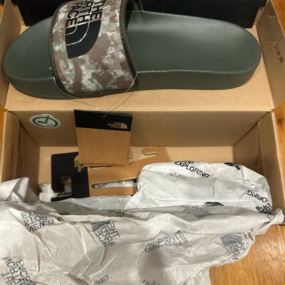 Men’s north face slides